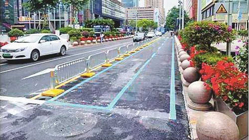 非機動車該向誰“要”路權？
